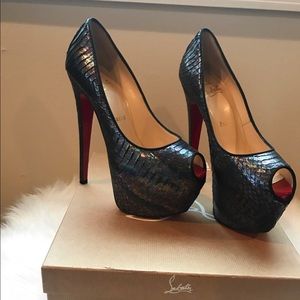 Platform snake skin heels
